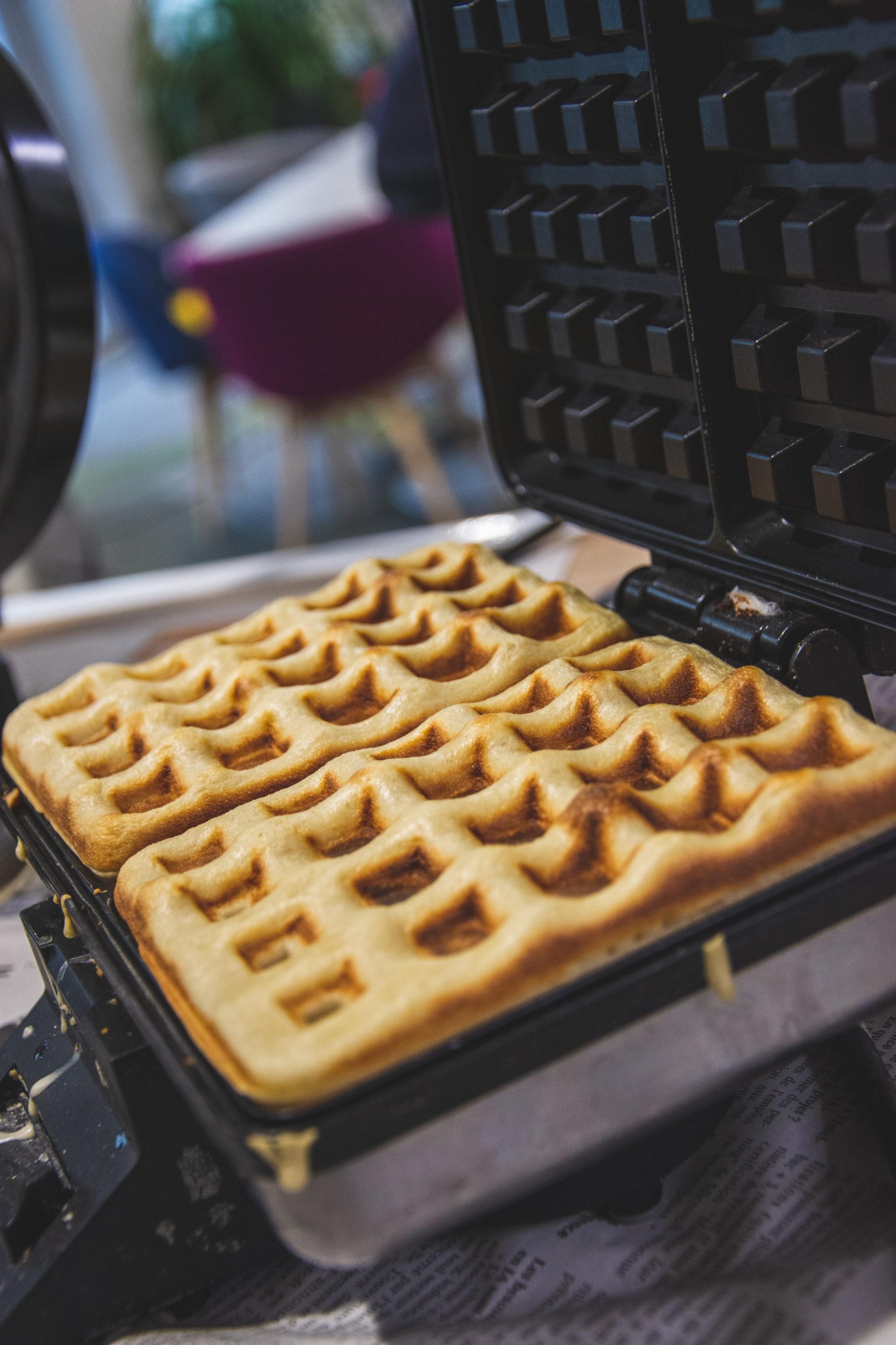 Piastre di Rivestimento Antiaderenti Facile da Pulire Controllo Doratura Macchina per Waffle 850 W Macchina per Waffle Belga 20 cm Ricetta Acciaio Inossidabile Impugnatura Cool Touch 